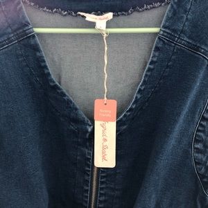 Ingrid and Isabel medium wash denim dress size L
